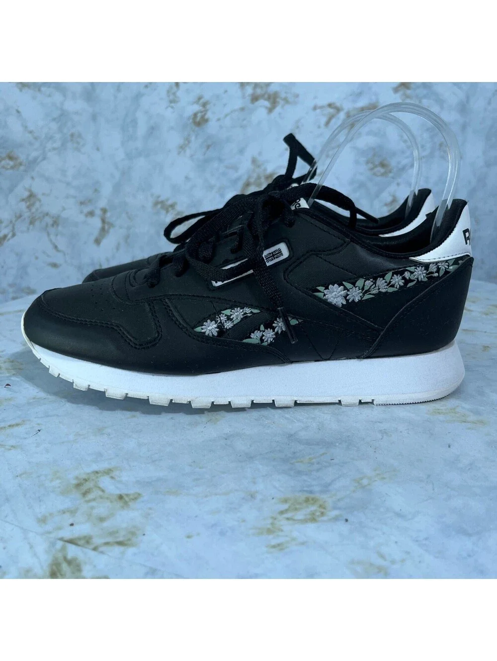 Reebok Classic Leather Womens Sz 7.5 Shoe Black Floral Athletic Trainer Sneakers